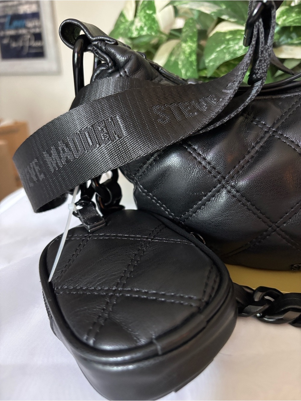 Steve Madden Black Quilted Shoulder Bag with Chain and Mini Pouch - Picture 3 of 13
